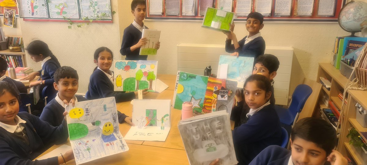 KrishnaAvantiPS's tweet image. Dwarka have finished their pop up books and are showing them off because they are so proud of them #designtechnology