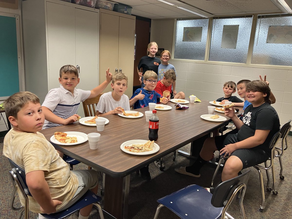 We had one last pizza party on Tuesday- had a good time with these Comet Leaders #CometPride
