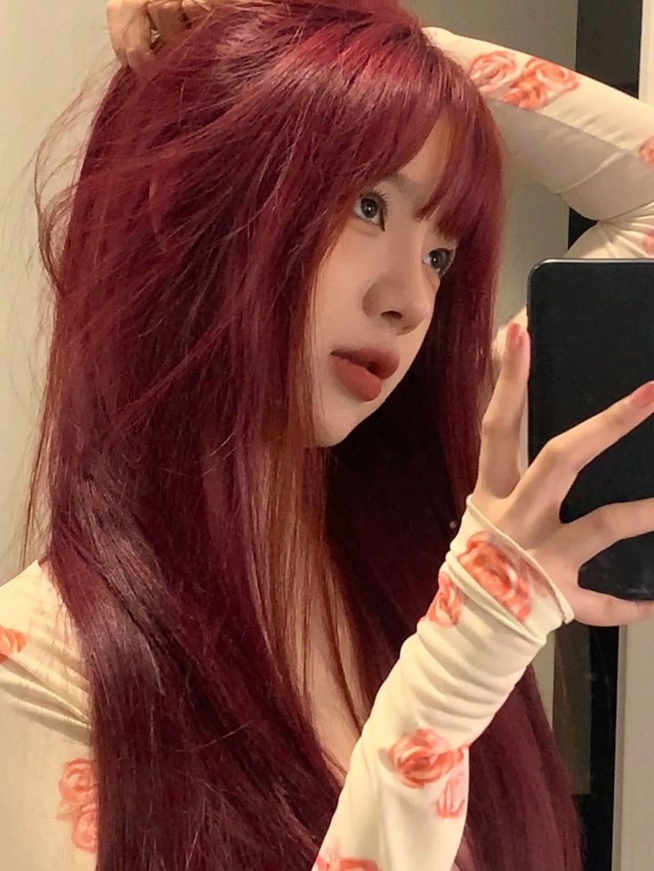 emshiswn's tweet photo. seowon would like to try ash brown and red hair https://t.co/zdBwgjGMwB