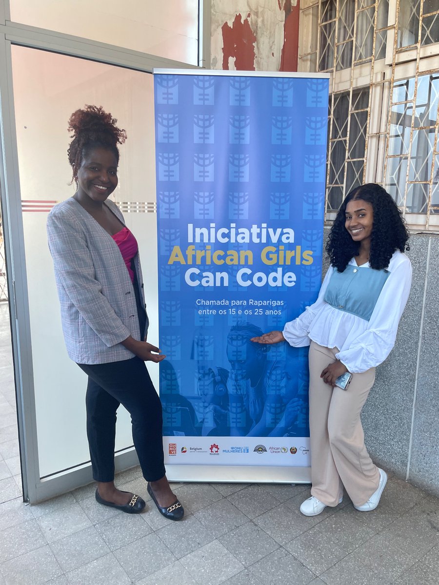Carina_B_M's tweet photo. It's always inspiring to participate in initiatives like this. Learning more,  training and  helping girls do more than they can imagine. #agcci #unwoman #girls #WebDesign #tech #africanunion #up #pelamulher https://t.co/UApReKUbZi