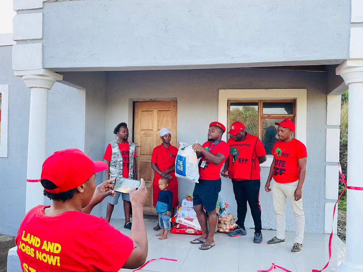 EFFUmdoni's tweet photo. Regional Coordinator Thami Xuma handed over the house built for community member in Ray Nkonyeni ward 09.

EFF continues to care for the rejected and dejected masses of our people.

@EFFSouthAfrica 
@EFFKZN https://t.co/g8ICdChdX9