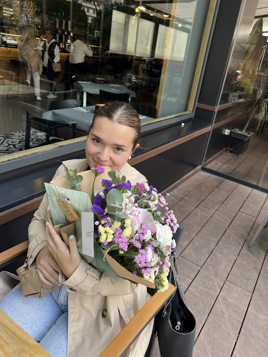 RocioCres's tweet photo. Media vida queriendo que me regalen flores 🥹💕💐
Este año dobletee 🤩🫶🏼 https://t.co/tIH9B8D1u1