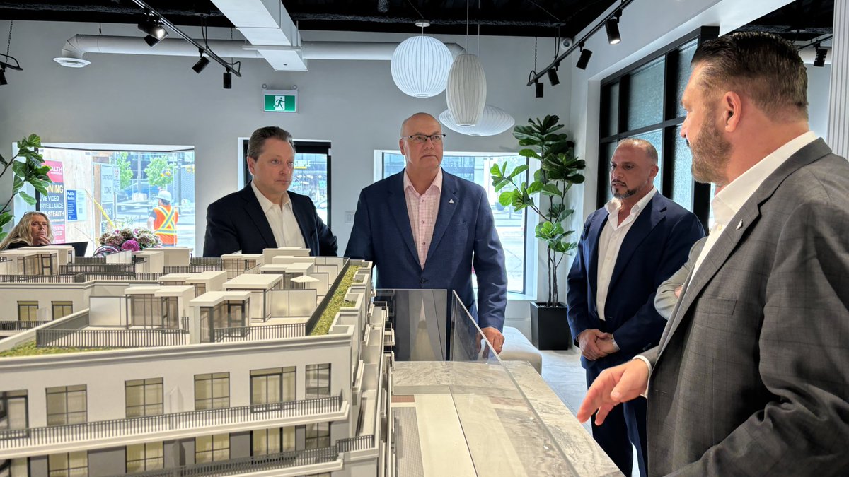 Thank you to Minister @RobFlackEML for stopping in Oakville to see a new condo development being built in Bronte. Thanks to The Residences at Bronte Lakeside for the tour yesterday and your role in building more homes for the people of Ontario.