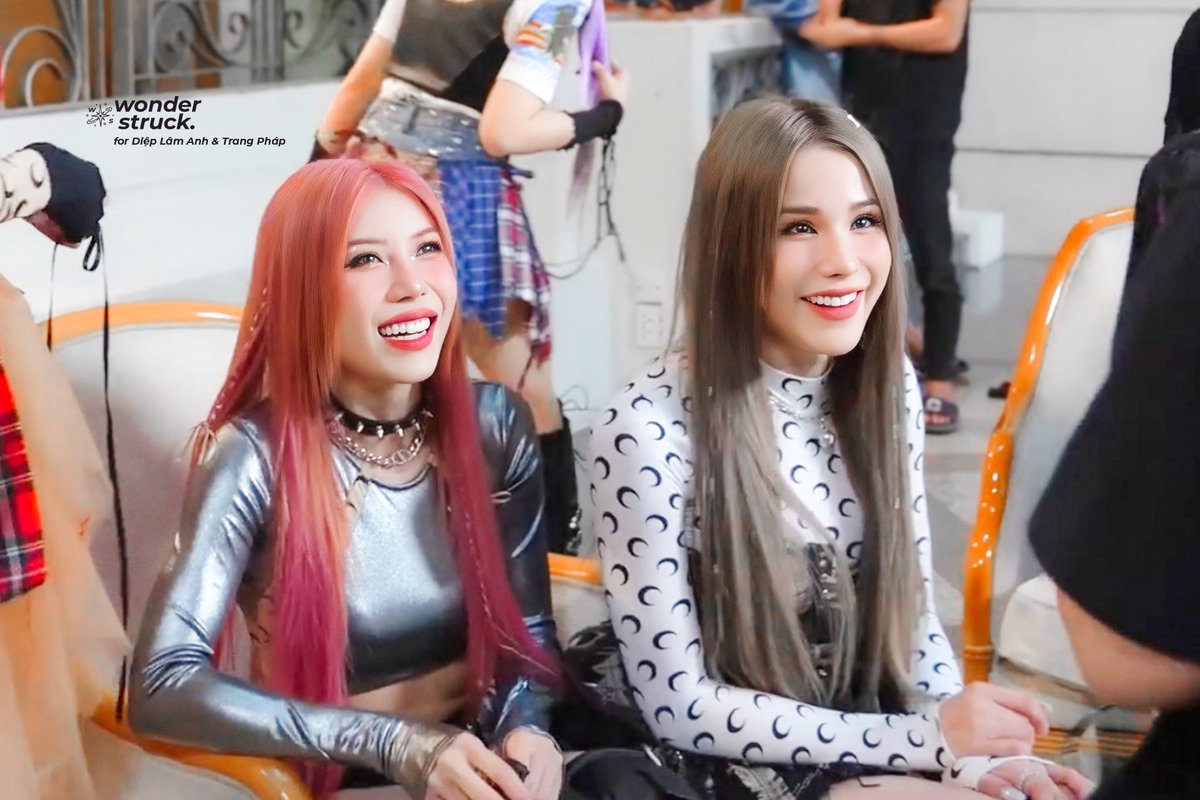 wonderstruck704's tweet photo. LUNAS MV "Moonlight" Behind The Scenes

"𝐀 𝐭𝐨 𝐭𝐡𝐞 𝐙
𝐲𝐨𝐮 𝐥𝐨𝐯𝐞 𝐦𝐞 𝐥𝐢𝐤𝐞 𝐜𝐫𝐚𝐳𝐲"

#LUNAS #DiepLamAnh #TrangPhap #Moonlight https://t.co/qV48OiuSnN