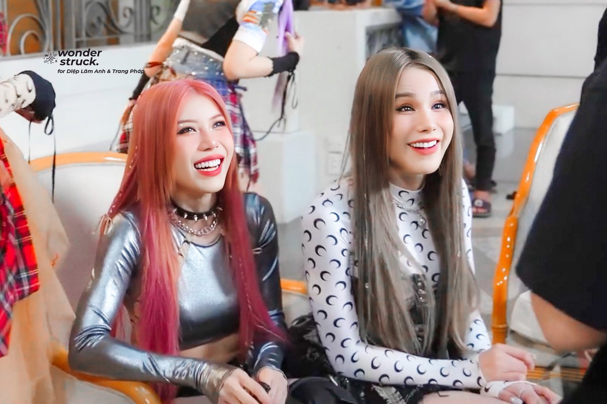 wonderstruck704's tweet photo. LUNAS MV "Moonlight" Behind The Scenes

"𝐀 𝐭𝐨 𝐭𝐡𝐞 𝐙
𝐲𝐨𝐮 𝐥𝐨𝐯𝐞 𝐦𝐞 𝐥𝐢𝐤𝐞 𝐜𝐫𝐚𝐳𝐲"

#LUNAS #DiepLamAnh #TrangPhap #Moonlight https://t.co/qV48OiuSnN
