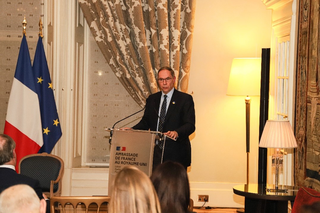 💡Le professeur Lionel Tarassenko, Président fondateur du Reuben College de l'Université d'Oxford et Président du Comité de la Maison française d’Oxford. a été nommé « non-political life peer » à la House of Lords. Plus d'informations sur sa nomination : uk.ambafrance.org/Le-professeur-…