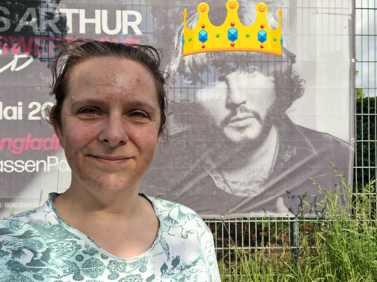 Checking the location for next week... <a href="/JamesArthur23/">James Arthur</a> #BSL
#BitterSweetLoveTour
&amp; perhaps the only "Selfie" I'll ever get🙈🤣🥰 
#Mönchengladbach #Sparkassenpark #JArmy