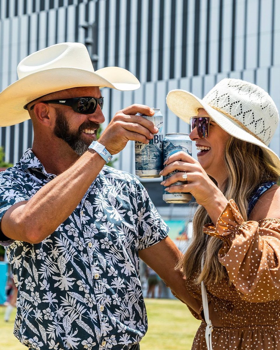 This could be you at Busch Country for #CMAfest​
​
Tag the friends (21+) you’ll be cheers’ing a cold Busch Light with 🍻