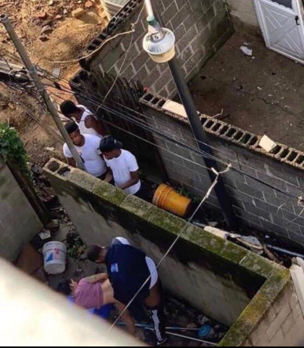 insane poses tweet media