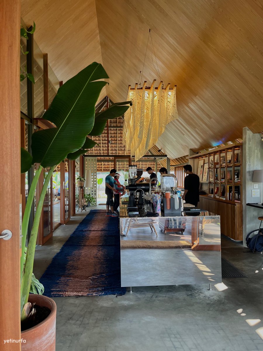 yetinurfaa's tweet photo. sukaaa banget ke cafe ini, bener-bener nyaman banget disini &amp; kalo ke Bandung harus kesini lagi sih🥹🍃 https://t.co/BBVFoTbQbv