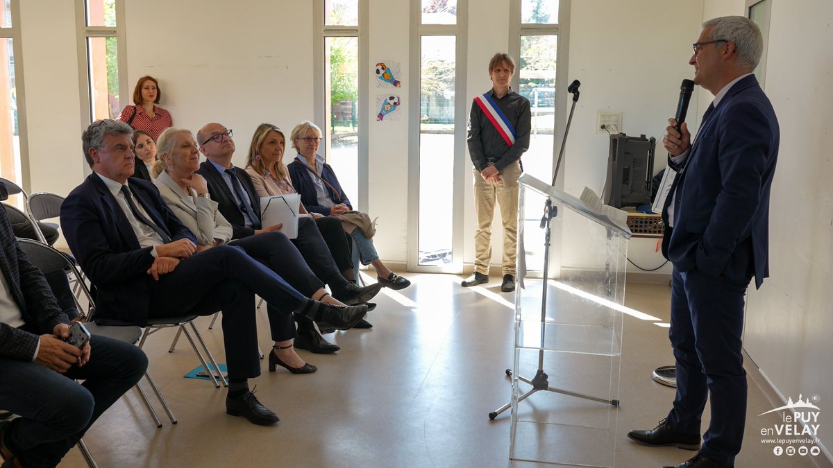 #EcoleInclusive📍43 | Inauguration de la 1ère #UEEA du département à Vals-Prés-le-Puy
➡️Cette classe peut accueillir 7 à 10 élèves de primaire autistes
✉️Financement ARS : 140 000€