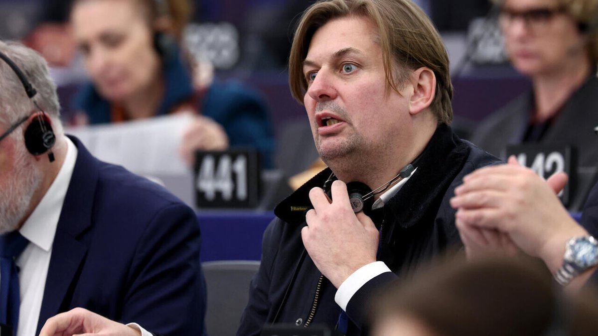 Far-right group at European Parliament expels Germany’s AfD over Nazi comments ➡️ go.france24.com/E5F