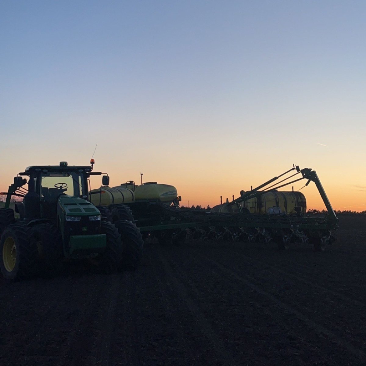 NDSoybean's tweet photo. NDSC Director Ted Brandt captured this beautiful #NDSunset during #Planting24 in Enderlin, ND! ☀️ https://t.co/UQihTS6hk7