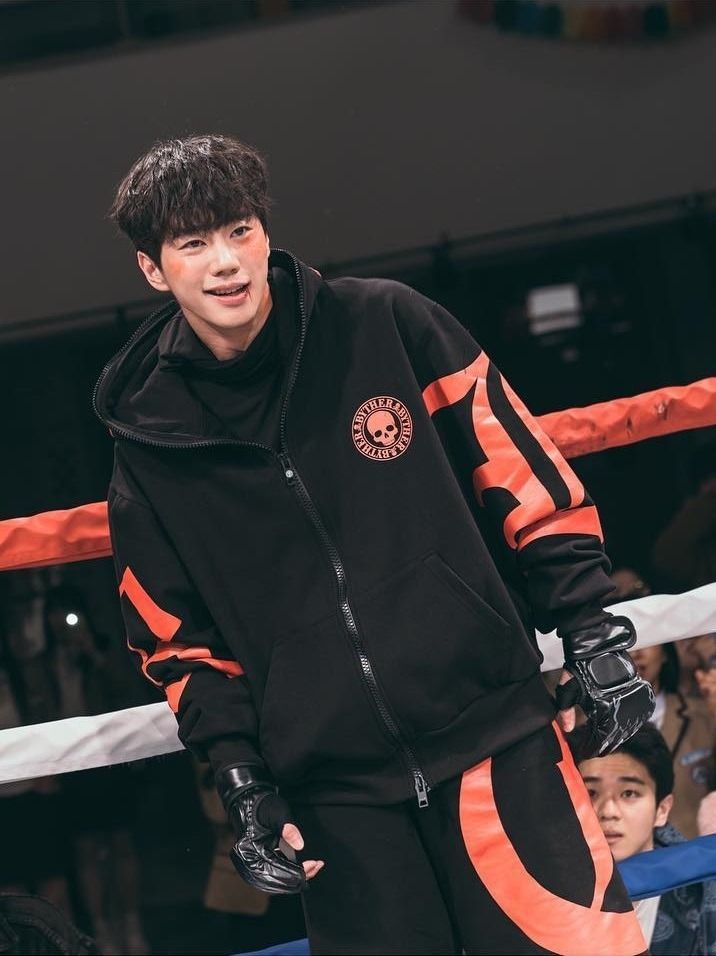 devdanikk's tweet photo. @kdrama_menfess junyoung lee https://t.co/kByAGp2hLW
