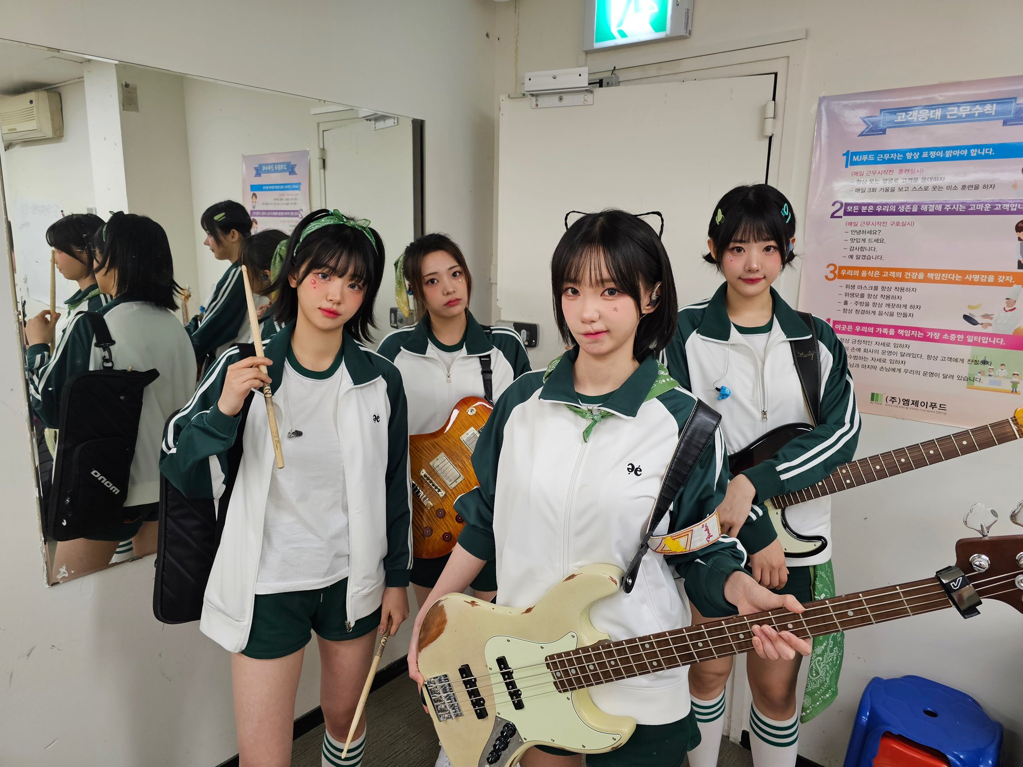 GORgZqtaAAAKPi6?format=jpg&name=large