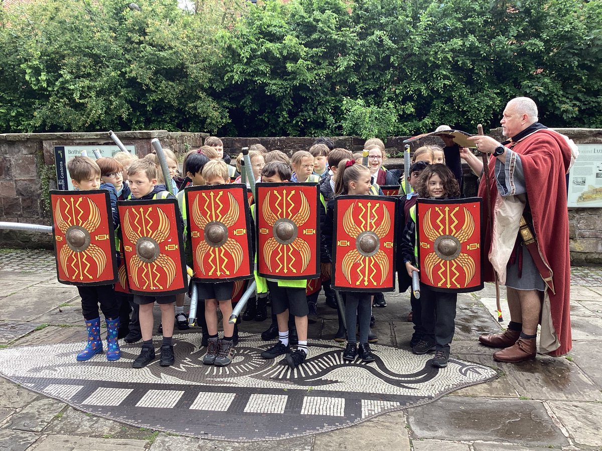 G_HamiltonClass's tweet photo. Next, we had Roman training. https://t.co/XaQFc0WHUk