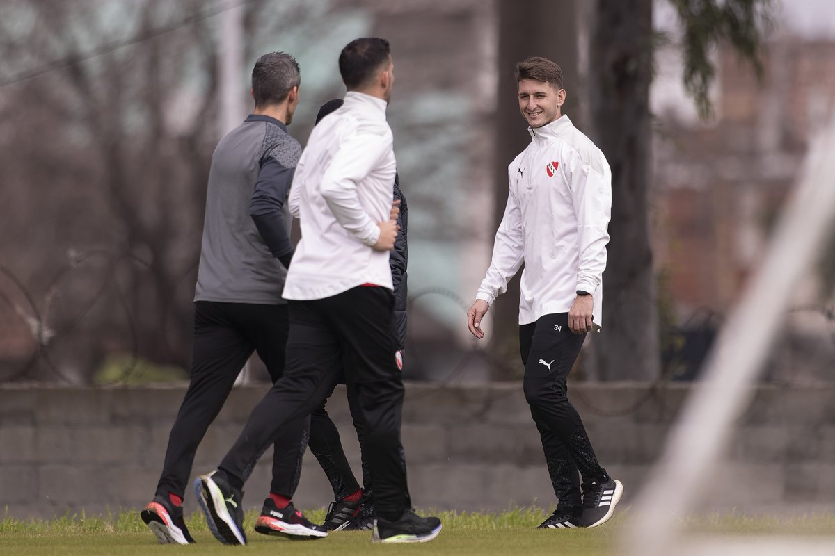 📌 Parte médico oficial Iván Marcone, Diego Segovia y Felipe Aguilar empezaron con trabajos de campo y la semana que viene van a entrenar a la par del grupo. Santiago Toloza y Matías Giménez continúan con los trabajos postoperatorios dentro de sus etapas de recuperación.