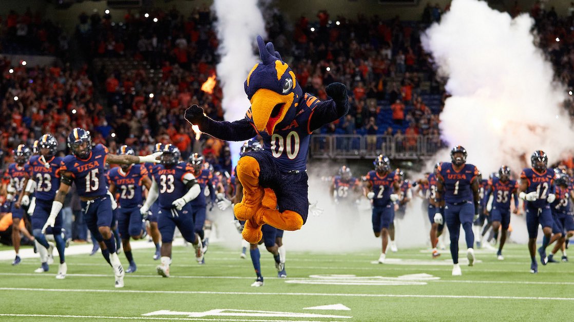 Cameron Dyer (@camdyer7) on Twitter photo #AGTG After an amazing conversation with <a href="/CoachSeanDavis/">Sean Davis</a> I’m beyond blessed to announce that I have received my 14th offer to play for The University of Texas at San Antonio! #BirdsUp <a href="/UTSAFTBL/">UTSA Football 🏈</a> #AGTG After an amazing conversation with <a href="/CoachSeanDavis/">Sean Davis</a> I’m beyond blessed to announce that I have received my 14th offer to play for The University of Texas at San Antonio! #BirdsUp <a href="/UTSAFTBL/">UTSA Football 🏈</a>