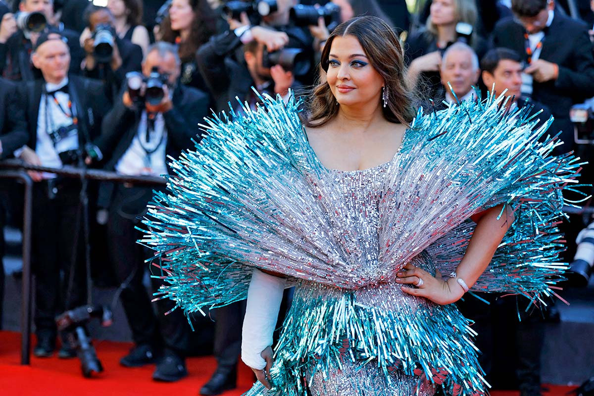 Is This Aishwarya's Epic Fail At Cannes? dlvr.it/T7J3jQ