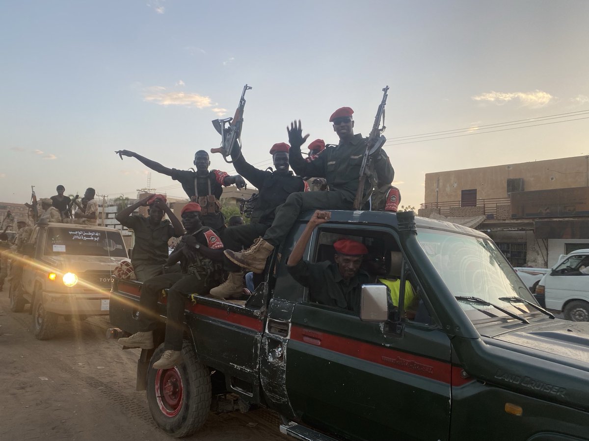 Sudan Armed Forces police and soldiers: I’ve just been in Omdurman with ⁦@munksoren⁩ ⁦⁦@Zahra_ZW⁩. Watch Channel4News⁩ tonight for our report on the war - there’s more to news than the election! #eyesonsudan