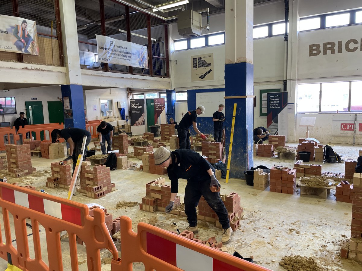 Ts_and_Bs's tweet photo. Great to see the SkillBuild Competition in Lewisham today. These bricklayers are really, good! Many thanks to Wienerberger UK for supplying the 60,000 bricks used across the nation in this competition. A truly massive gesture of support. #bricksuk #citb #apprentices #bricklaying https://t.co/Z6GB6Y0hRw