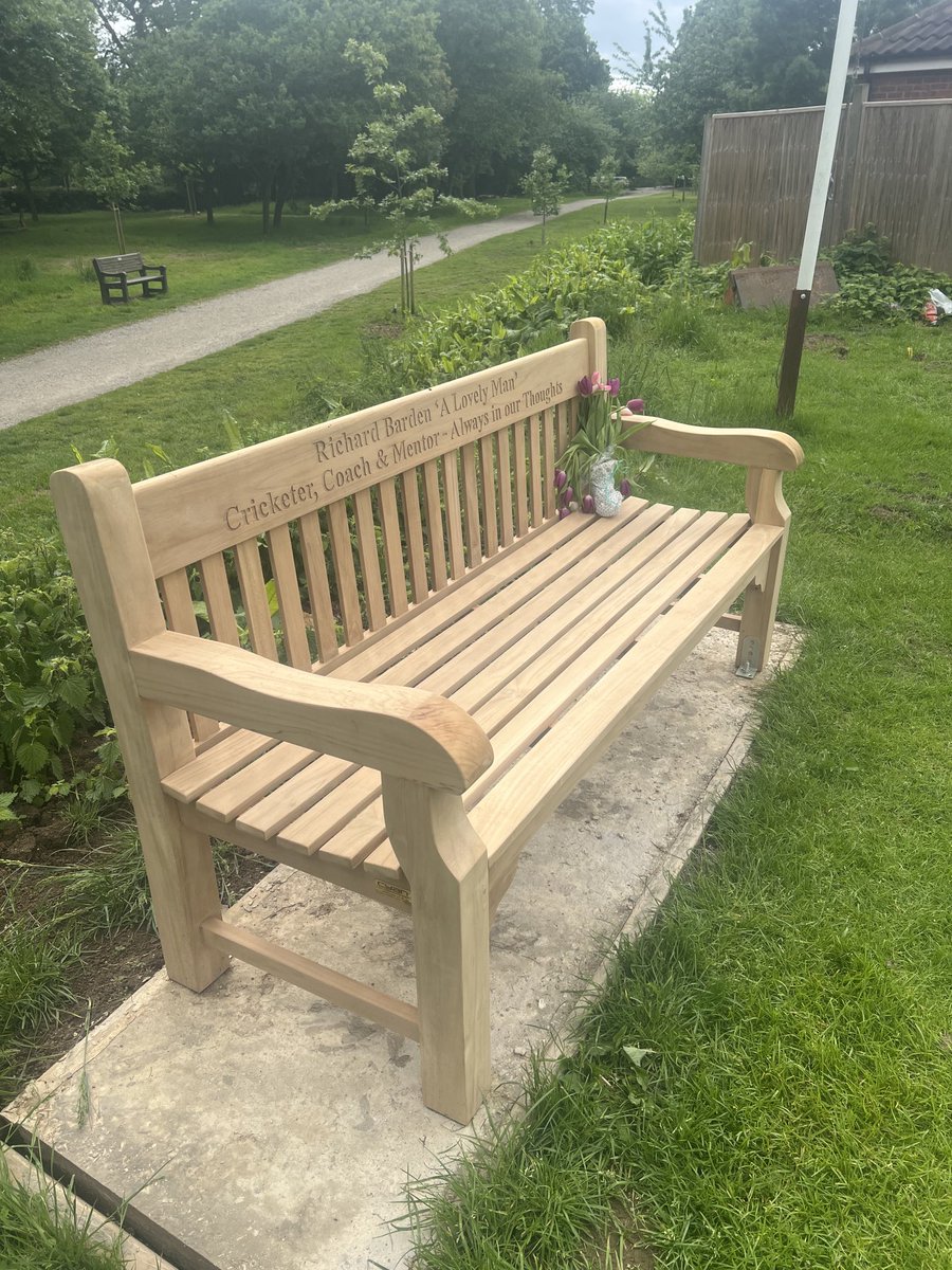 If you are visiting us over the long weekend, please take a moment to look at the Richard Barden memorial bench which is now in place near to the flagpole.
I think you will agree a fitting tribute to a “lovely man”
#RIPBiff
