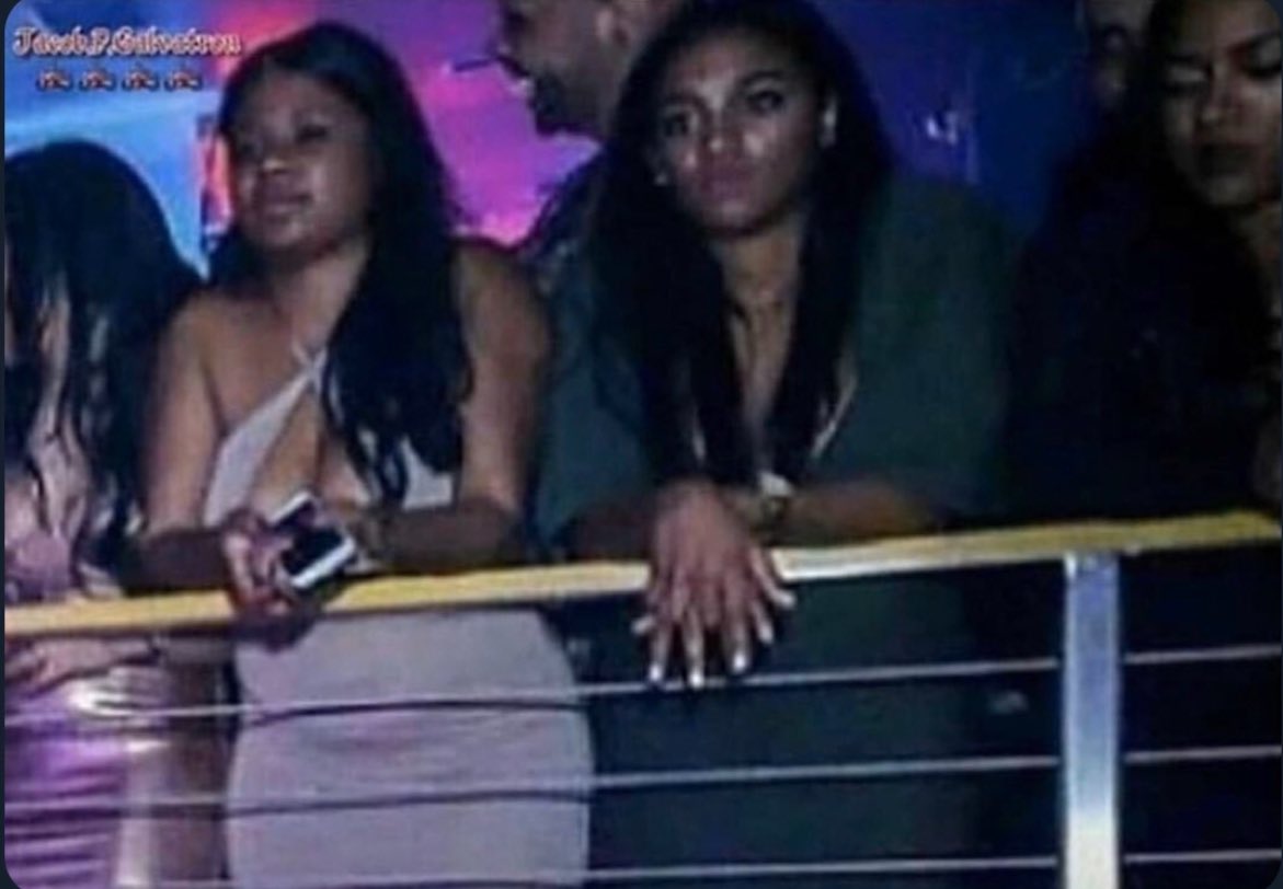 Hoodville_'s tweet photo. How females with no money be mean mugging at the club when no one buying them drinks https://t.co/4a9c5rtXwB