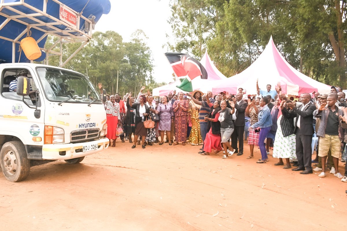 I am privileged to have launched phase 3 of the Water Tanks project at Kanyama Grounds, Matungulu Sub County. Courtesy of NGAAF, the distribution to 300 beneficiary groups/vulnerable individuals/CBOs  across the 40 wards of Machakos County officially began today.