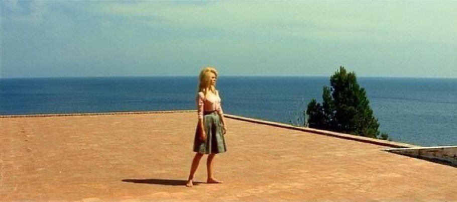 Jopolkadot's tweet photo. Le Mépris

Godard
1963 https://t.co/uIDeR8Uabn