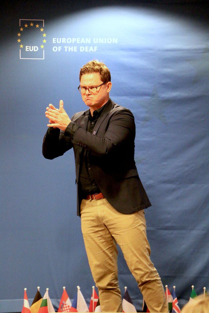 EUD_Brussels's tweet image. The final presentation of the day was given by EUD's Working Group on Minority Languages about recognising national sign languages as minority languages - with Dr Filipe Sousa, Professor of Constitutional Law in Portugal 🙌