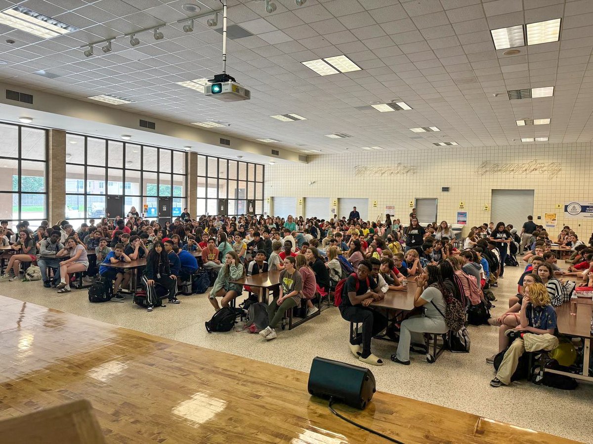 kmillscharity's tweet image. Amazing presentation at @DoerreKISD  yesterday, over 1,200 students have been impacted by KMF! We are grateful for the unwavering support of @Halliburton  Charitable Foundation for providing this incredible opportunity 💚 #Schoolprograms #BuckleUp4Kailee #HighFivestoSaveLives ✋