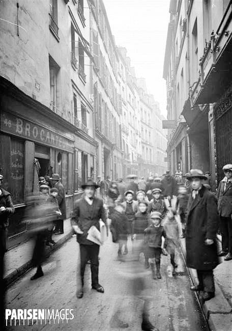 Albert Harlingue. Rue des Rosiers 1925.