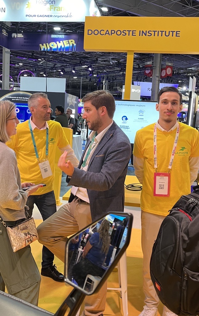 #Vivatech | Day 2️⃣
Une deuxième journée riche en rencontres et échanges autour de la formation professionnelle sur le stand <a href="/GroupeLaPoste/">La Poste Groupe</a>  à #Vivatech
Toutes les offres d’accompagnement de <a href="/Doca_Institute/">Docaposte Institute</a>  s’adaptent aux besoins des entreprises en pleine #transformationnumérique