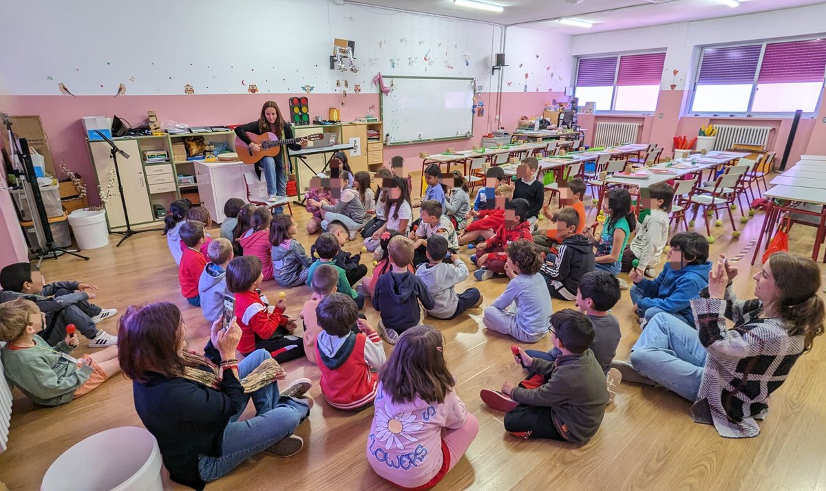 Hoy hemos tenido una visita muy especial: los alumnos de 5 años de la escuela infantil Padre Gerardo Gil, y futuros felipines de 1°, vienen a conocer el cole. ¡Esperemos que os haya encantado y nos vemos en septiembre!