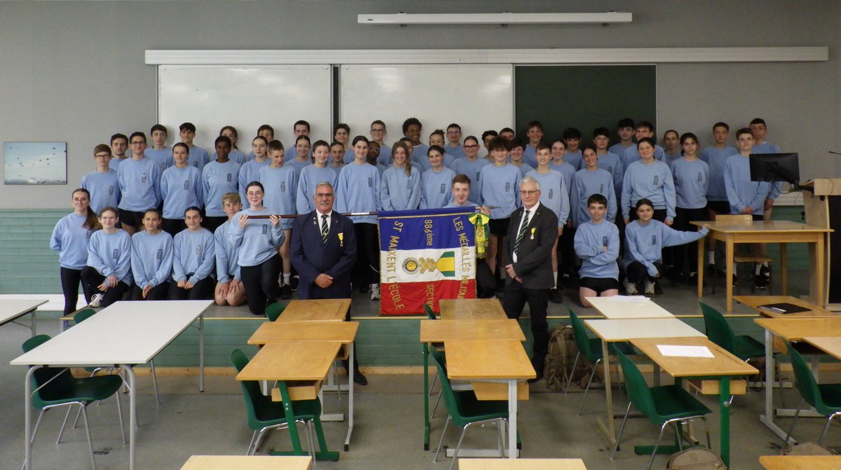 🎖️Mercredi 22 mai, M. Perez, Président de la @886s_mm a présenté 'La Médaille Militaire' aux #cadetsdeladéfense de l'@ENSOAOfficiel mais aussi les origines de la @SNEMM_Siege . Merci 🤩