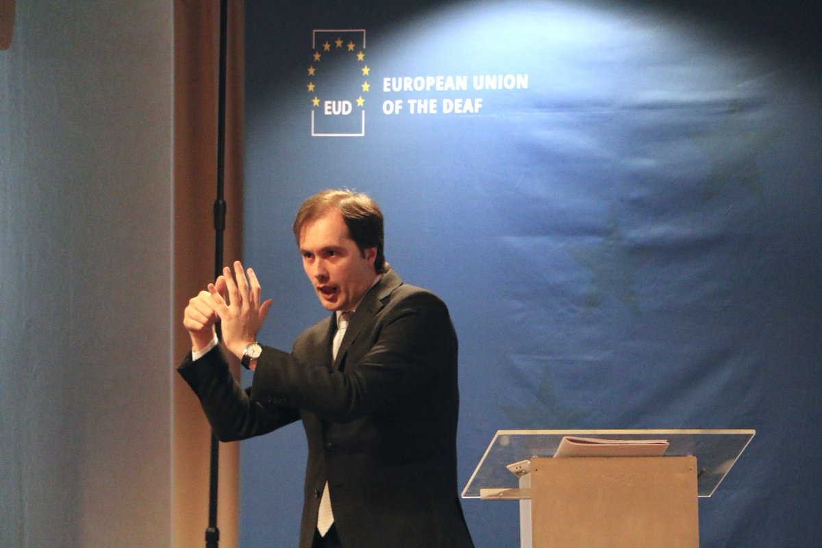 EUD_Brussels's tweet image. The final presentation of the day was given by EUD's Working Group on Minority Languages about recognising national sign languages as minority languages - with Dr Filipe Sousa, Professor of Constitutional Law in Portugal 🙌