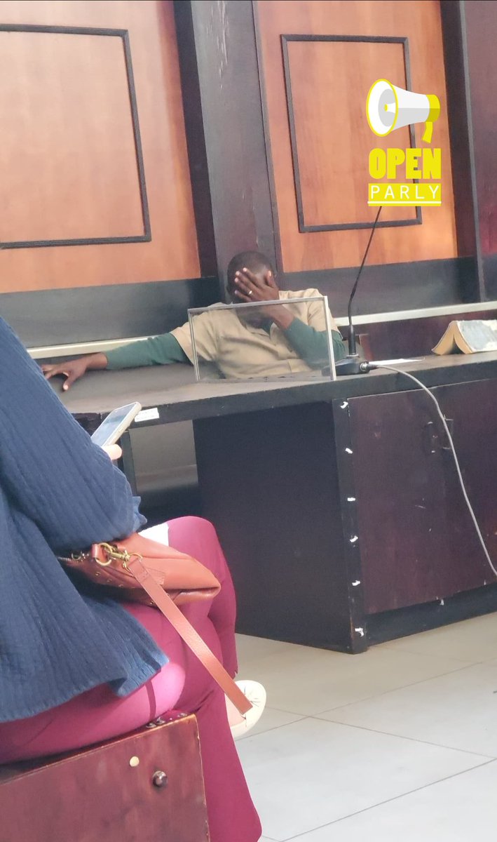 OpenParlyZw's tweet photo. @ARTUZ_teachers leader @OMasaraure has been sent back to jail awaiting his sentencing this Friday. He landed in jail over a 2022 X post in which he allegedly interfered with murder allegations against his colleague Robson Chere
@robohchere
@DougColtart
@JobSikhala1 https://t.co/1cWOt8S8qL