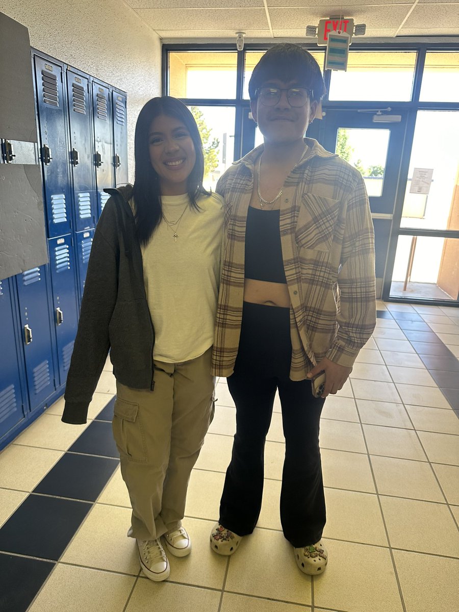 Jes_Juarez05's tweet photo. Senior dress up day! It really has sparked several laughs and good memories among our hallways! #SEHSTheBest https://t.co/bJylVuizFC