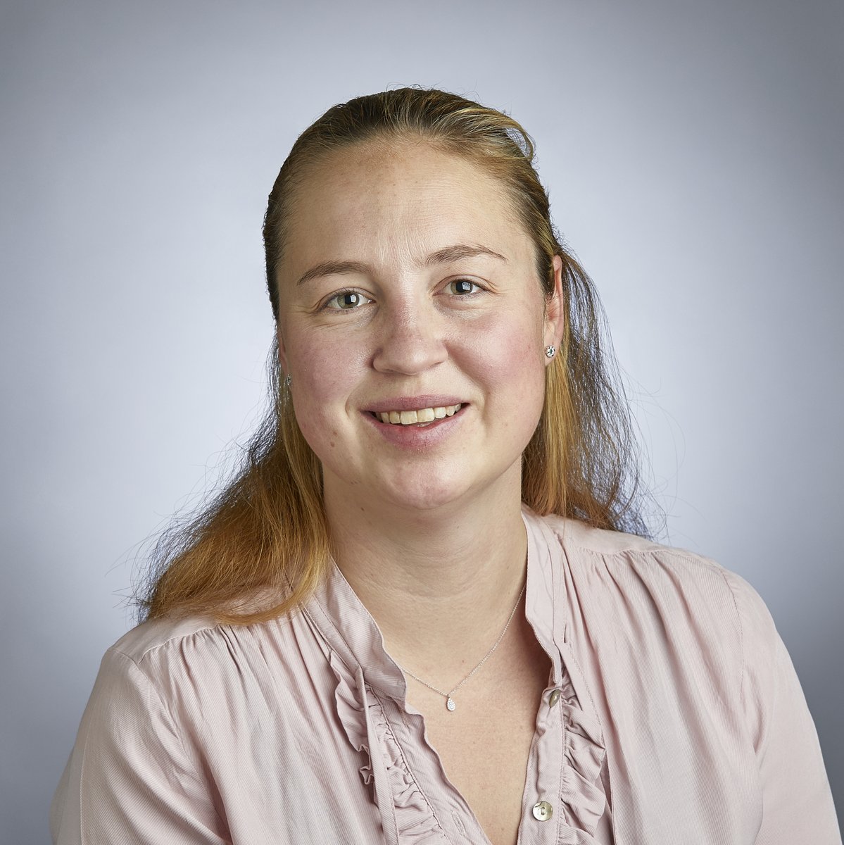 YngreLaeger's tweet photo. Yngre Lægers repræsentantskab har i dag valgt Wendy Sophie Schou som ny forperson for foreningens godt 16.000 medlemmer. Tue Kruse Rasmussen og David Füchtbauer er nyvalgte medlemmer af bestyrelsen #sundpol https://t.co/2lkwwL40iw https://t.co/1gIhCmN1HY