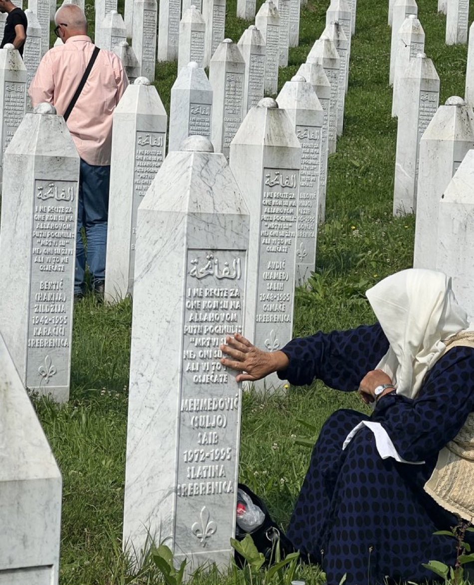 Birleşmiş Milletler, 11 Temmuz'u Sırpların, Bosnalılara yaptığı Srebrenitsa Soykırımı'nı anma günü olarak kabul etti.