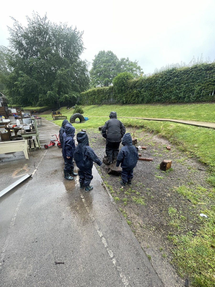 BWPforestschool's tweet photo. Eyfs had lots of fun in the rain today, splashing in the muddy puddles https://t.co/HalMg1qbTj