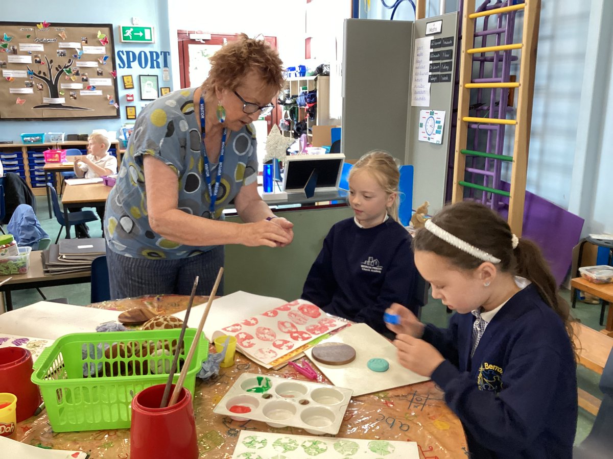 KatieManoy tweet media