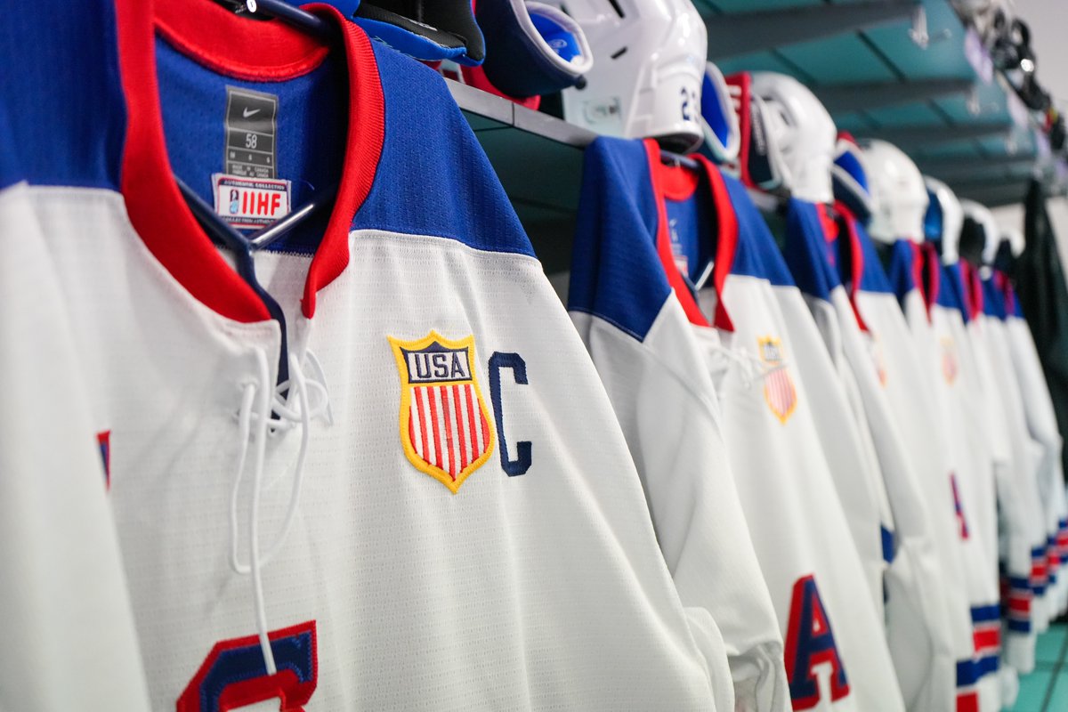 New digs, the best sweaters... it’s quarterfinal game day, baby! 🇺🇸 #MensWorlds