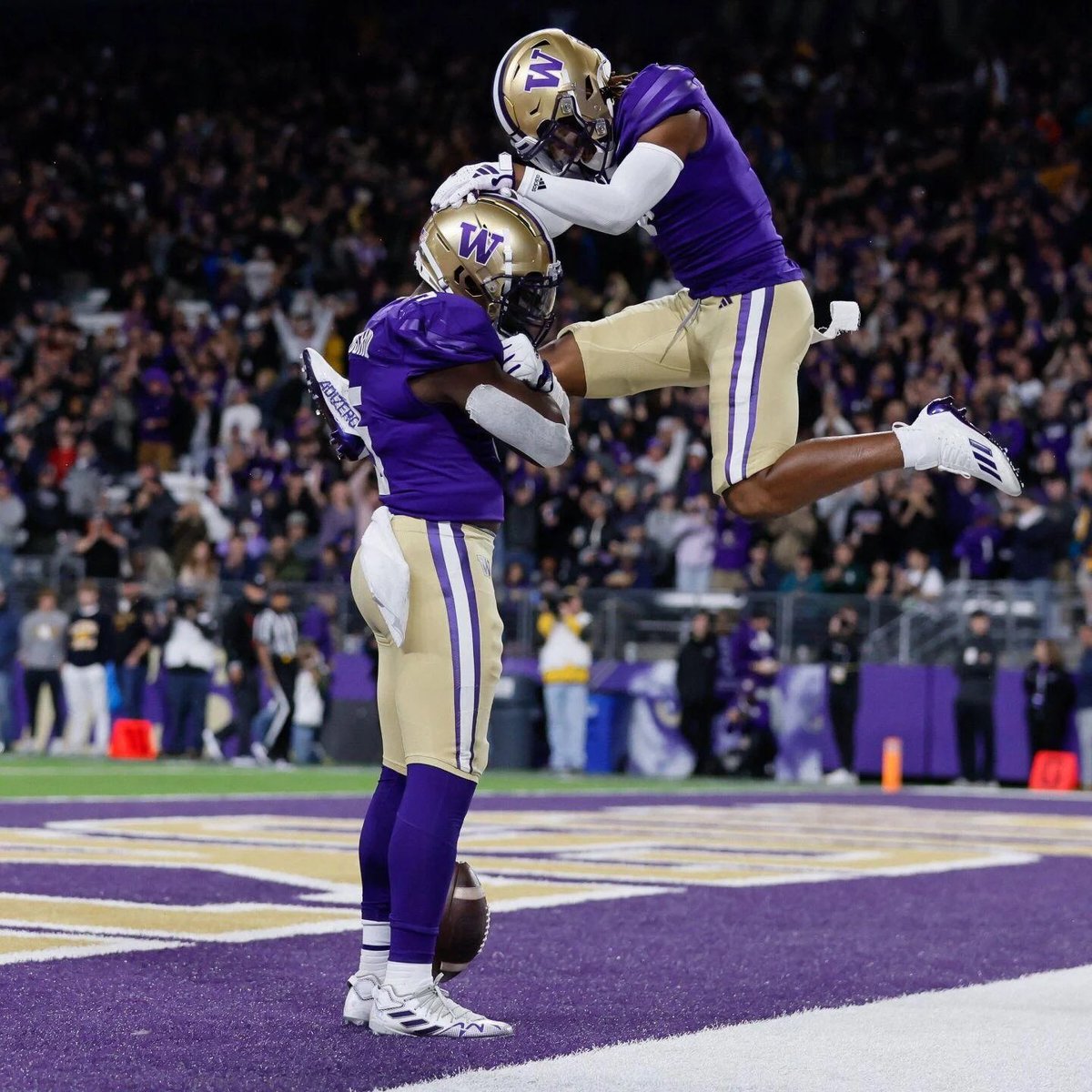 Grateful to be Re-offered by the hometown Dawgs!! <a href="/CoachRobertBala/">Robert Bala</a>
