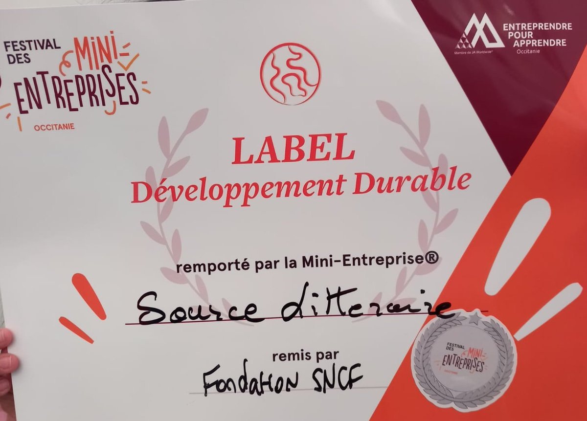 Stendhal_31's tweet photo. @Stendhal_31 doublement récompensé aujourd'hui au festival des mini entreprises. 2 médailles d'argent dans les cat. #Developpementdurable et #creativite pour des élèves qui valent de l'or ! Merci à eux et aux enseignants ! @actoulouse @CiteEduToulouse @DSDEN31 https://t.co/T1x7phMSfU