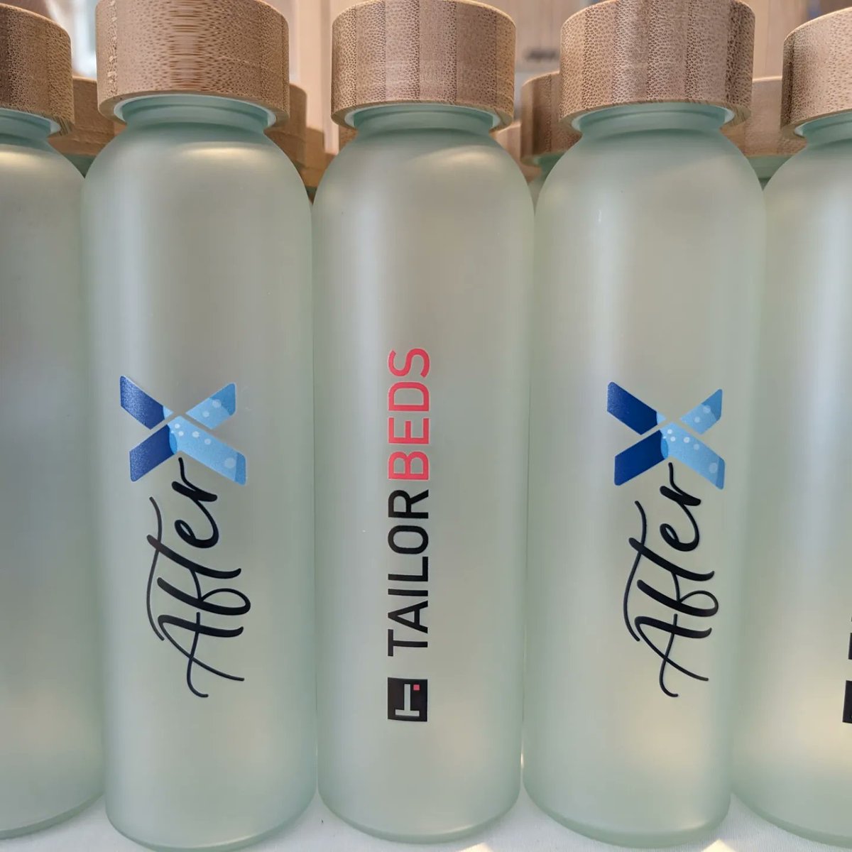 Stay hydrated with Tailorbeds bottles! Perfect for taking with you anywhere and caring for the environment. #Methabook #ReusableBottles #EnvironmentalCare #afterx2024 #conx2024