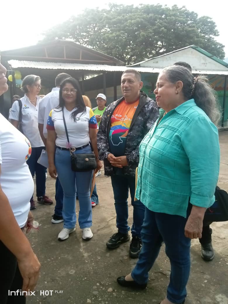 gtorodelara's tweet photo. #23Mayo. Desde la U.E.N. Monseñor Salvador Montes de Oca, #Lara, estamos realizando la prueba piloto Estudio Regional Comparativo y Explicativo (ERCE 2025), la cual busca fortalecer la comunidad educativa e identificar las fortalezas de nuestros/as estudiantes.
@_LaAvanzadora https://t.co/NX9PpaCIUe