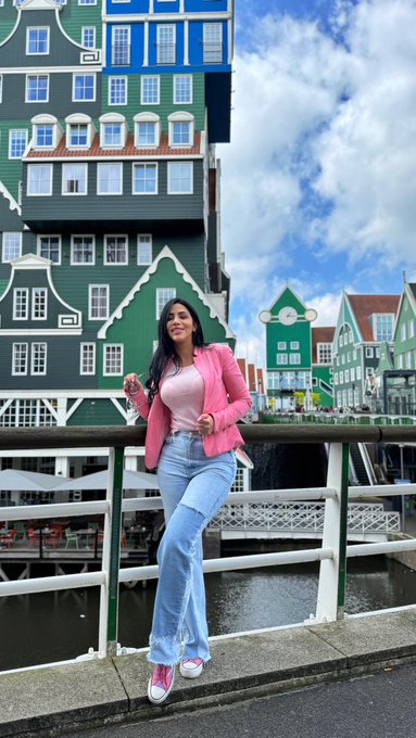 Hello Amsterdam 🥰 https://t.co/ULYuKMeC75