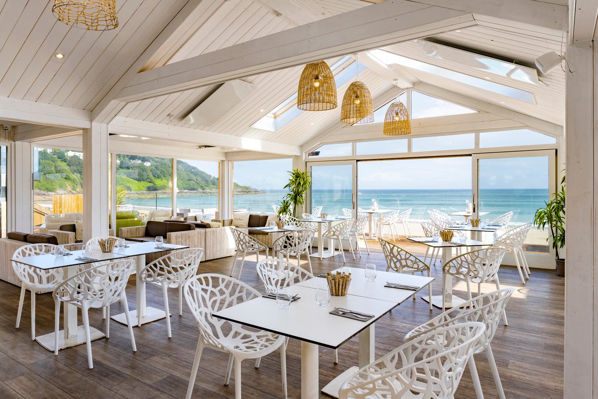 #journorequest Writing a round-up of beautiful coastal restaurants for The Boutique Handbook. If you think yours should be featured, send info and high res images to katie@boutiquehandbook.com - deadline June 1