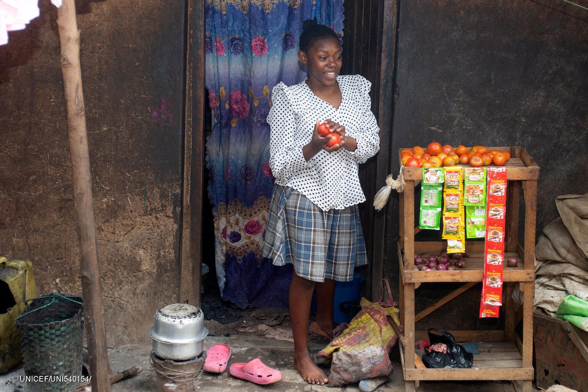 Climate shocks have a greater impact on women and girls. Inclusive social protection and agrifood systems can empower them to build resilience in the face of climate change. Learn more: uni.cf/3Ka4Rv8